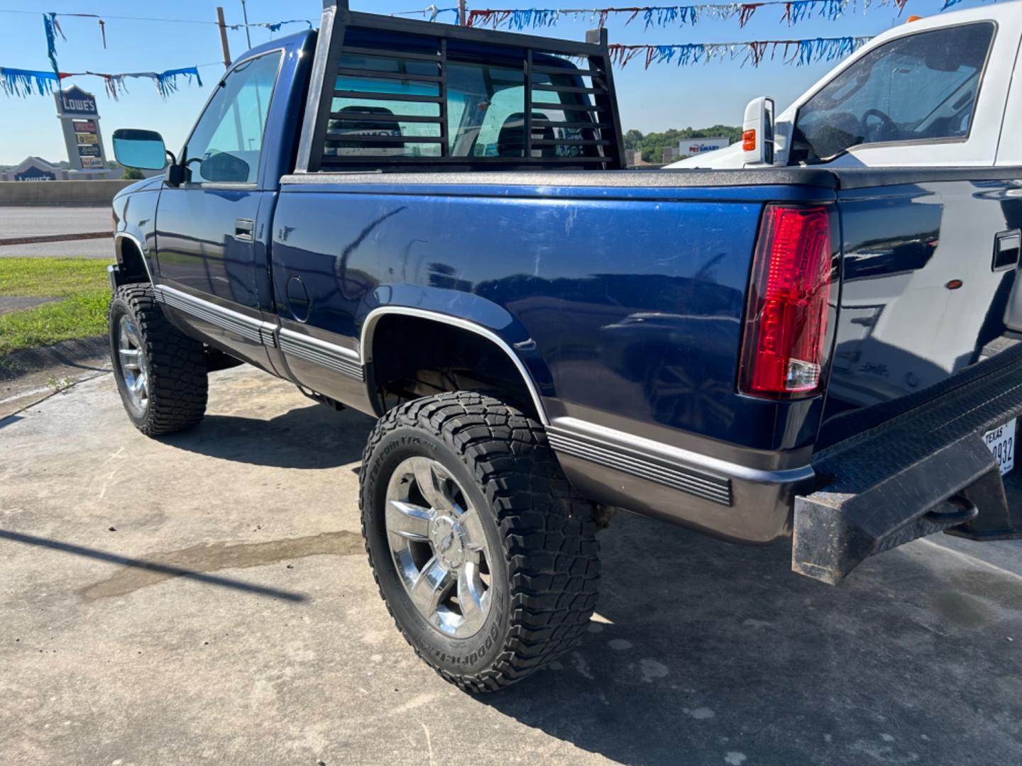 1995 Blue Chevrolet C/K 1500 Reg. Cab 6.5-ft. Bed 4WD (1GCEK14K9SZ) with an 5.7L V8 OHV 16V engine, located at 1687 Business 35 S, New Braunfels, TX, 78130, (830) 625-7159, 29.655487, -98.051491 - Photo#1